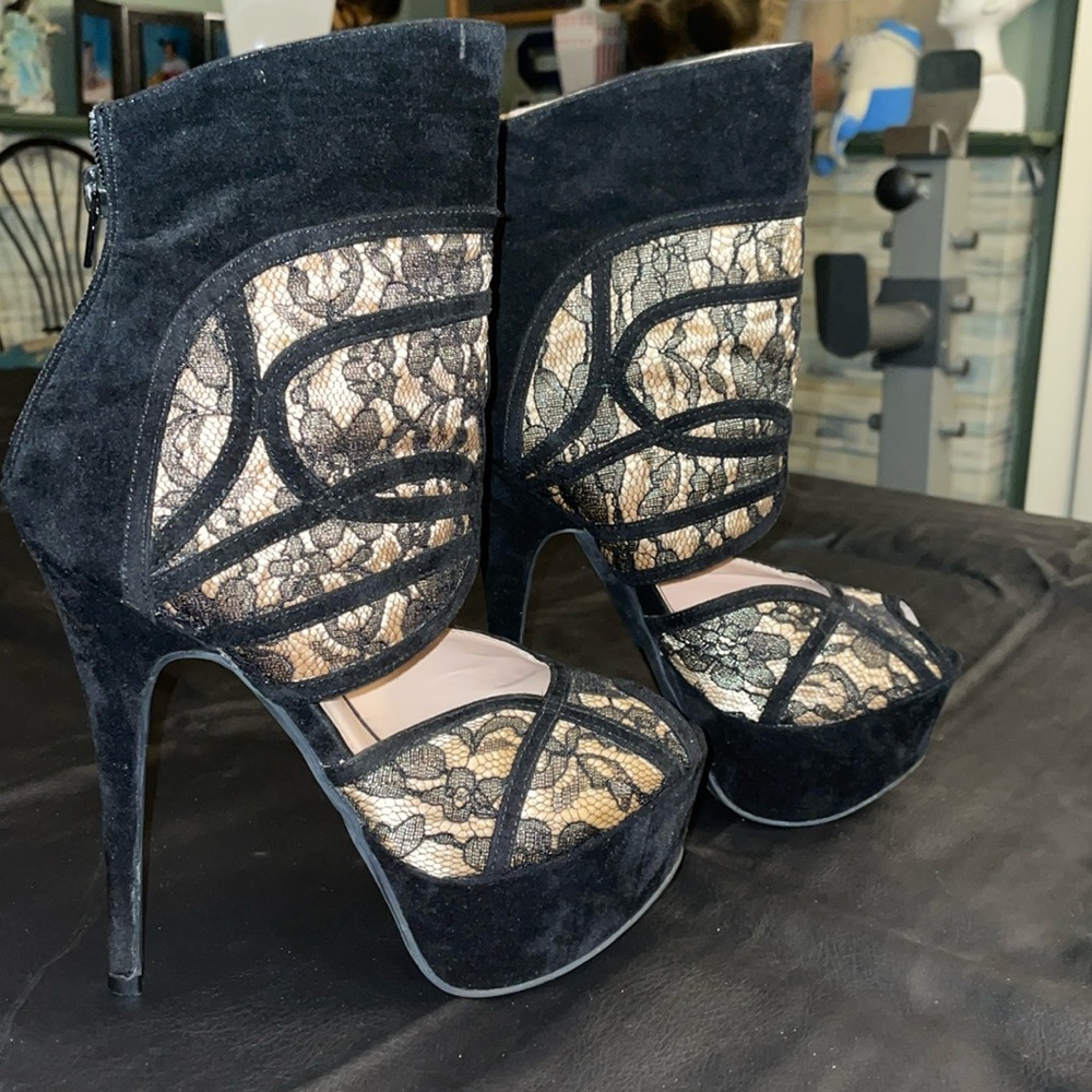 Sexy sexy sexy black with lace pattern high heels